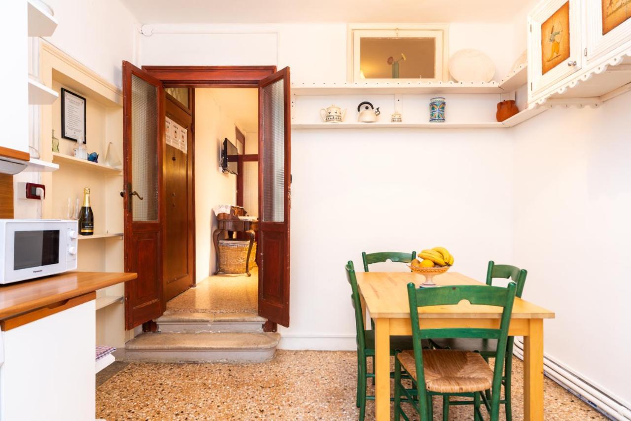 Ca' Alle Gondolette Venesia Bagian luar foto