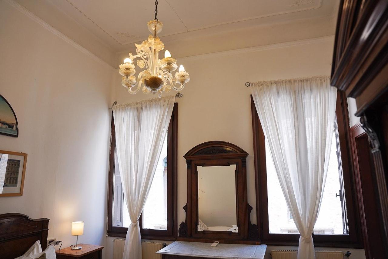 Ca' Alle Gondolette Venesia Bagian luar foto